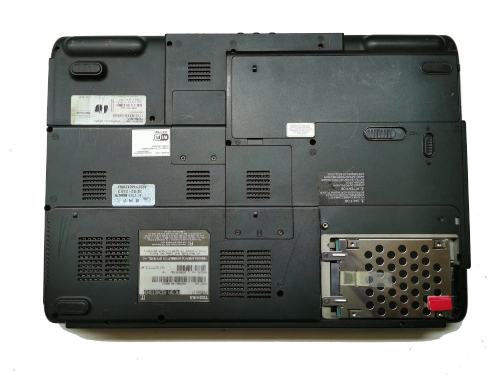 Toshiba Satellite P100-257 Laptop 17